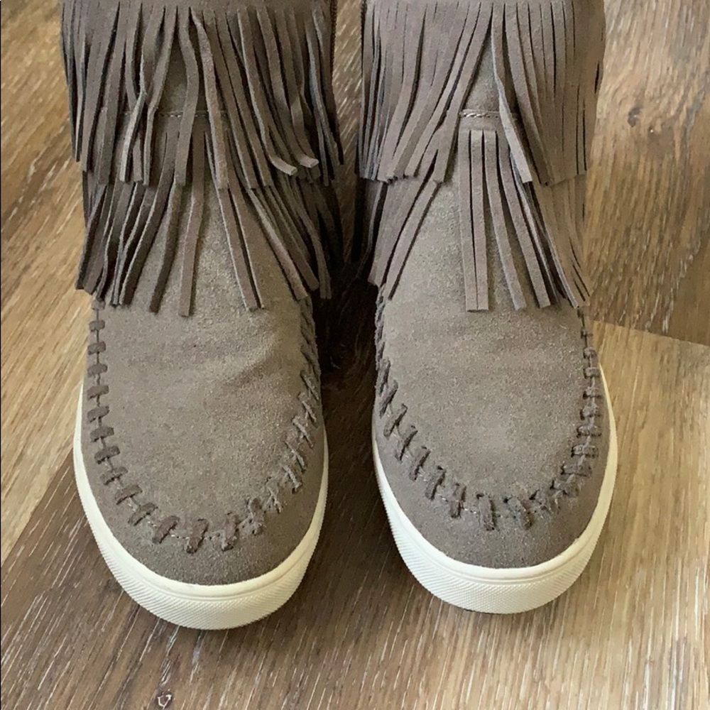 Moccasin Tennis